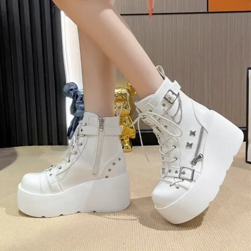 Designers Women Platform Gothi - огляд і ціна Motorcycle Chain